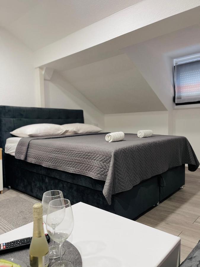 Sobe Darko Cindric Hotel Karlovac Bagian luar foto